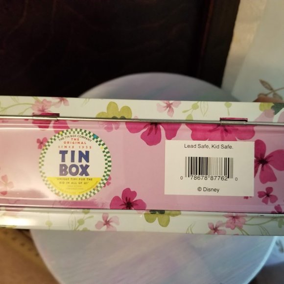 Disney Princess Tin Box, Cinderella, Snow White and Sleeping Beauty Small Lunch - Picture 3 of 10